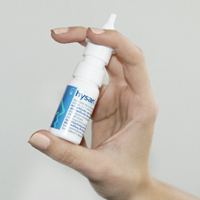Anwendung hysan® Nasenspray Schritt 01